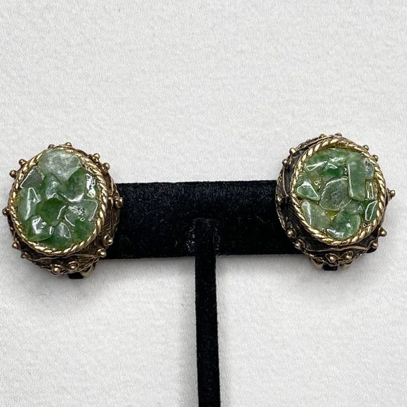 Stud Clip On Earrings Green Stone Chips Set In Bronze Metal Basketweave - Picture 1 of 9